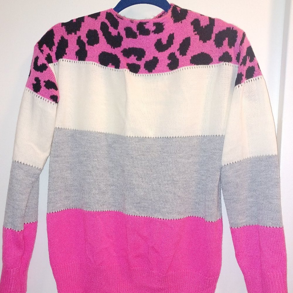 PINK/GRAY/BEIGE/BLACK LEOPARD PRINT KNITTED SWEATER